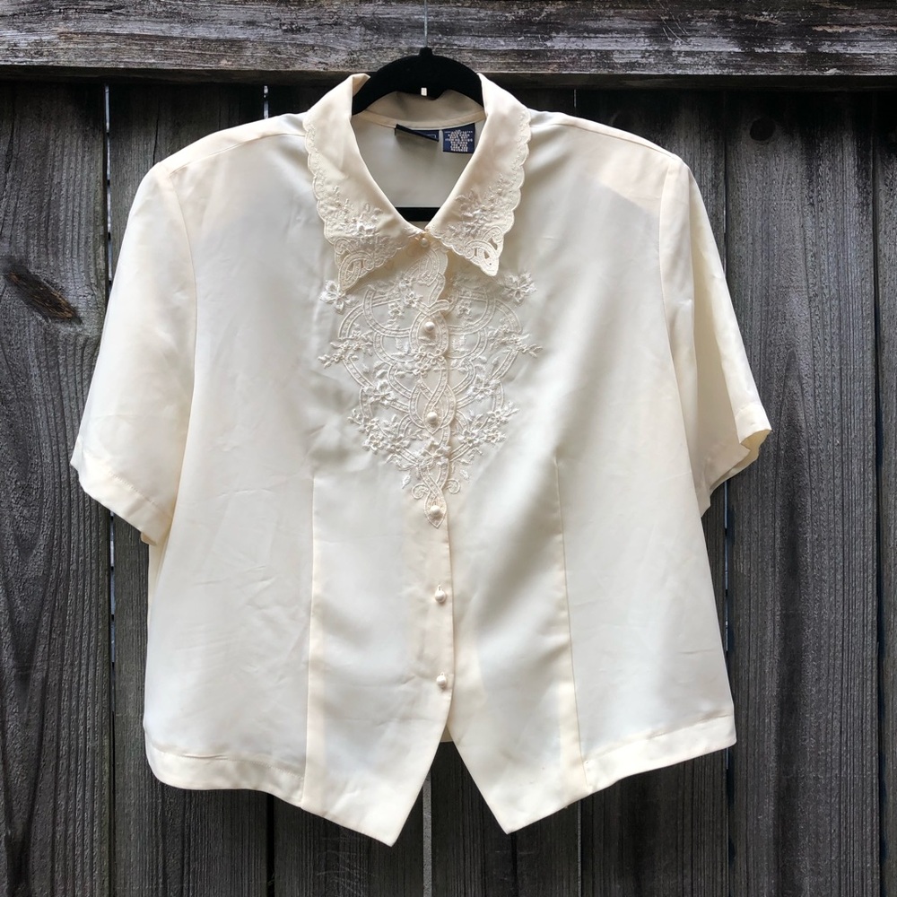 Vintage Embroidered Beaded Top Cream Size 18 Pearl Buttons Tablecloth